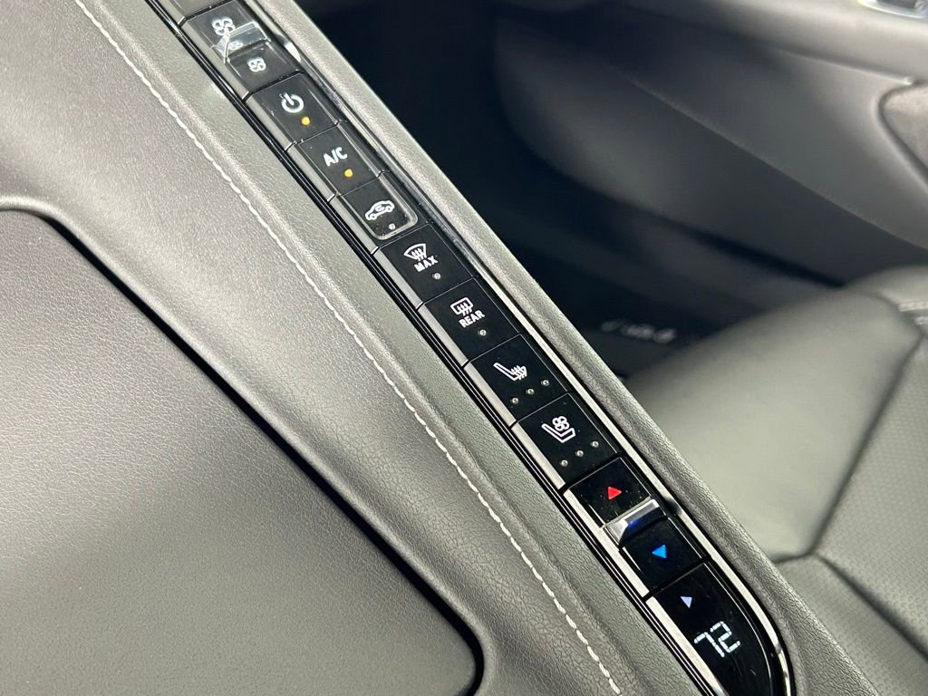 Used 2023 Chevrolet Corvette Stingray Preferred Cpe w/ Z51 Performance Package image 21