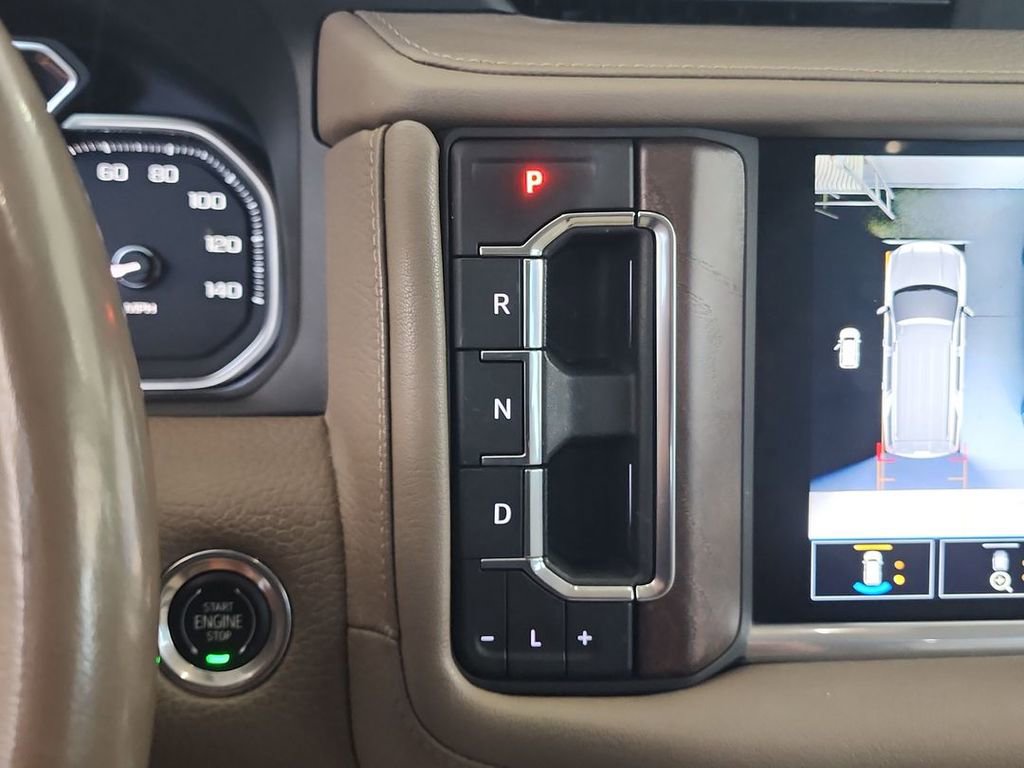 Certified 2021 GMC Yukon Denali w/ Denali Premium Package AWD/4WD image 16