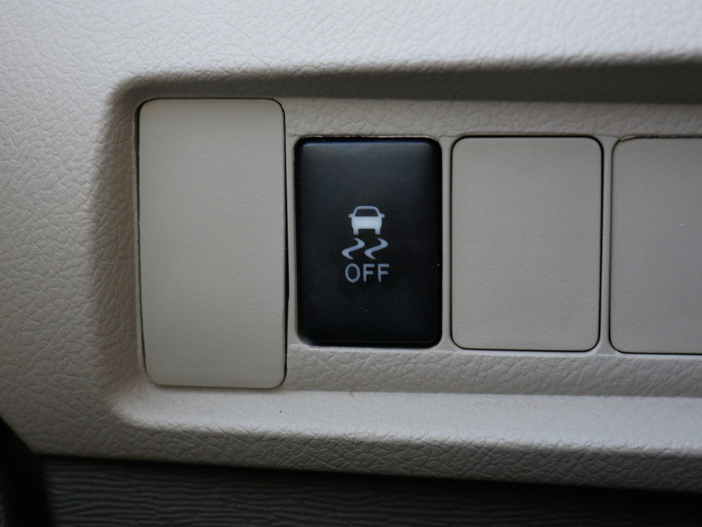 Used 2015 Toyota Sienna L image 27