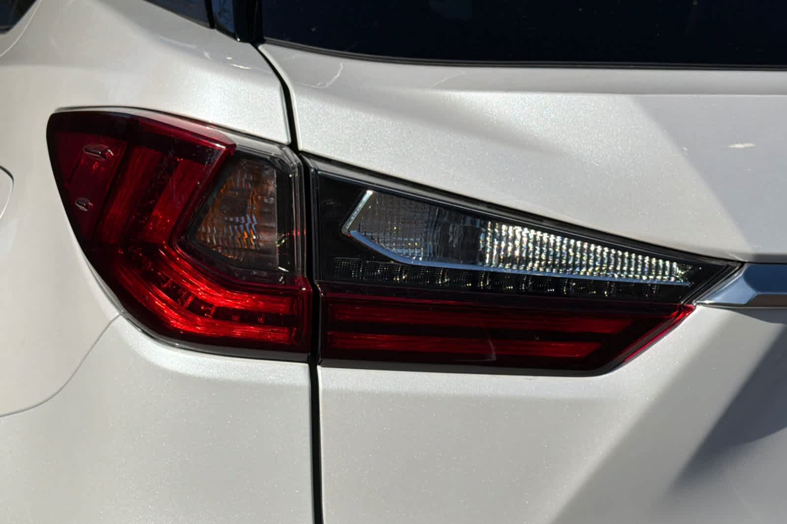 Used 2020 Lexus RX 450h AWD w/ Premium Package image 23