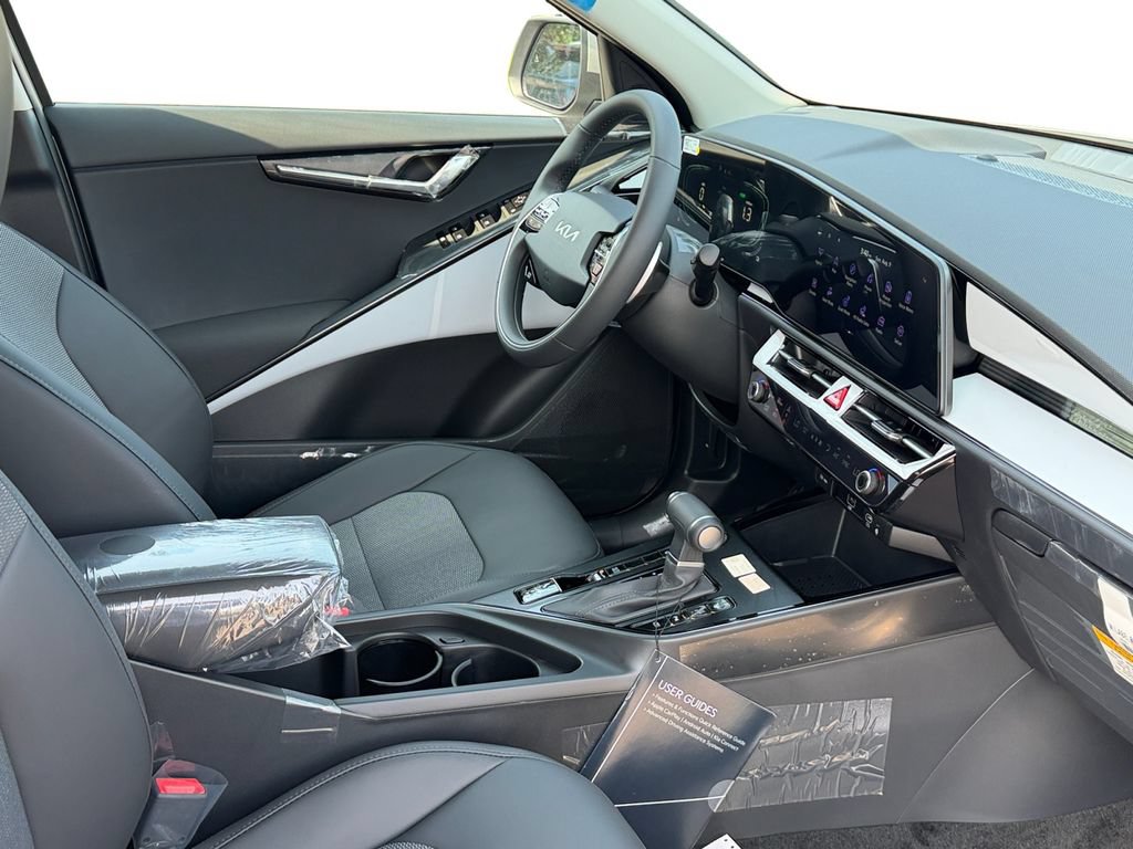 New 2026 Kia Niro EX FWD image 5