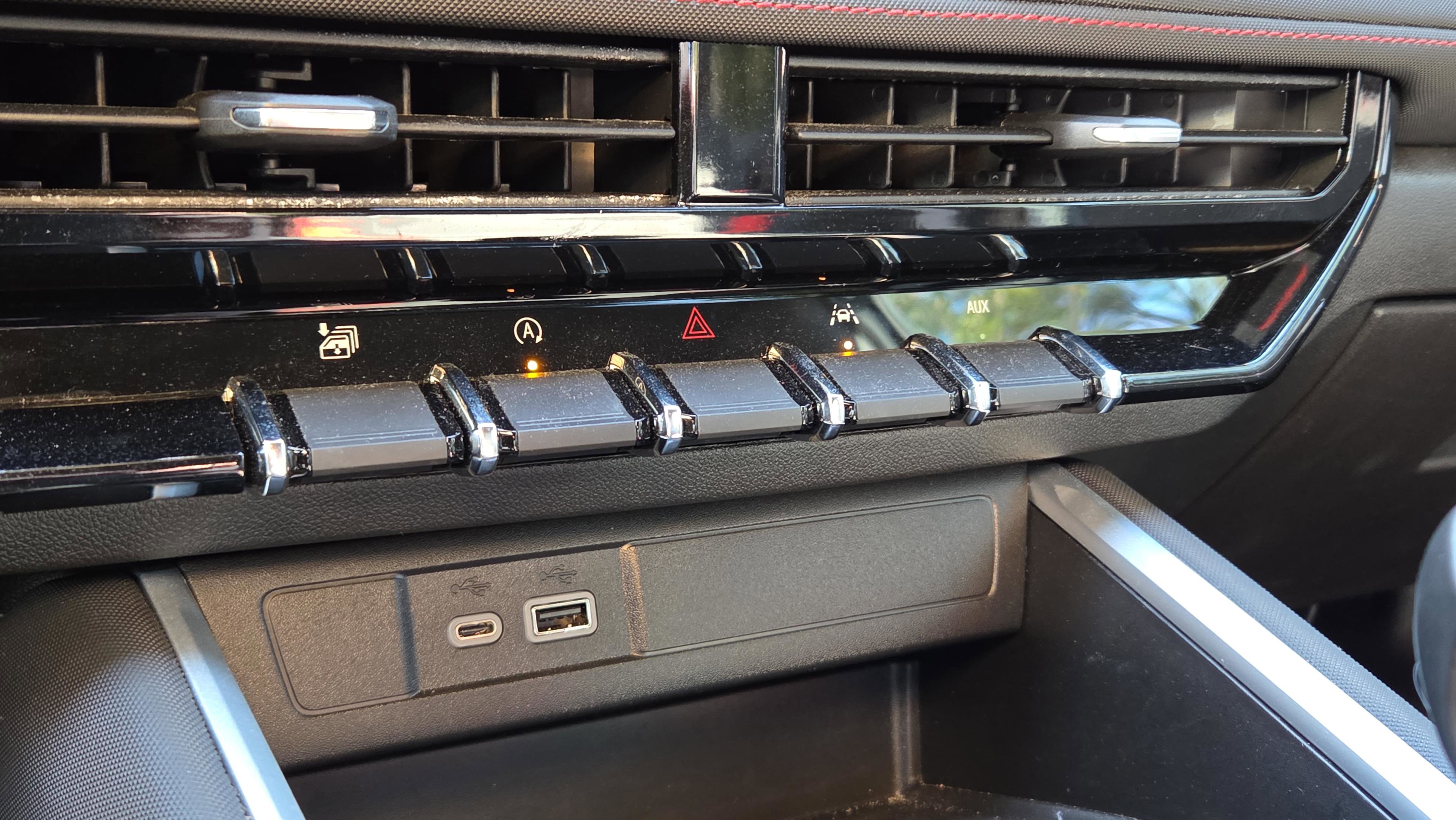 Used 2023 Chevrolet Colorado Z71 w/ Z71 Convenience Package 2 image 21