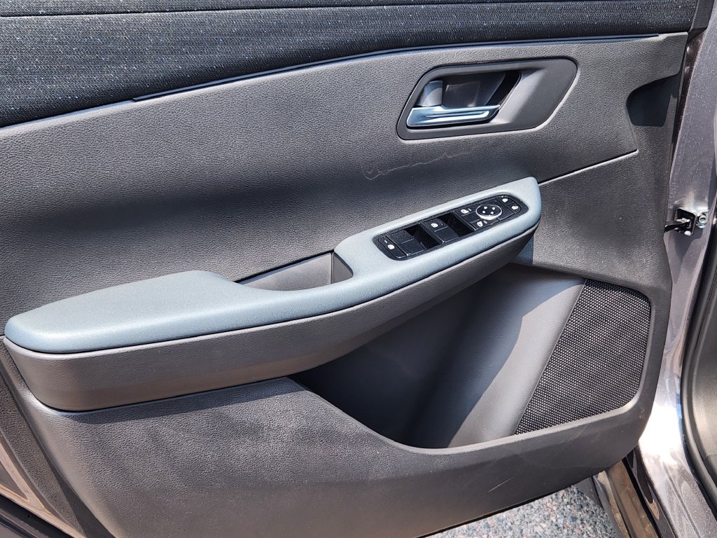 New 2026 Nissan Leaf w/ Floor Mat Package (S+) FWD image 13