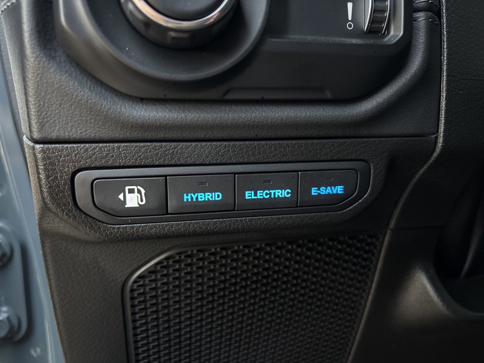 Used 2024 Jeep Wrangler Unlimited Rubicon 4xe w/ Technology Group image 13