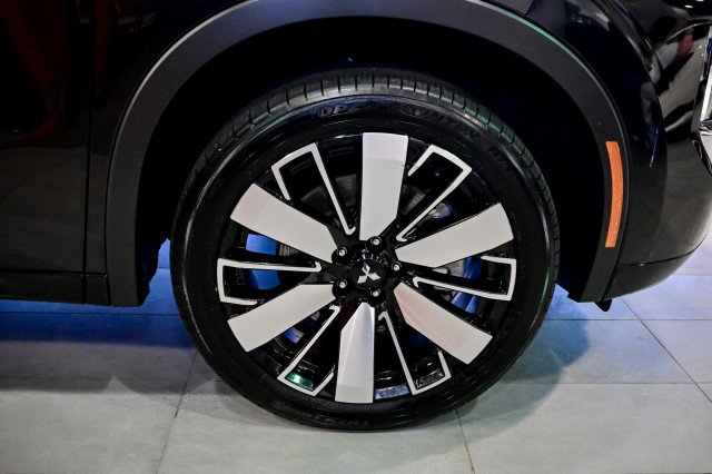 Used 2025 Mitsubishi Outlander AWD image 48