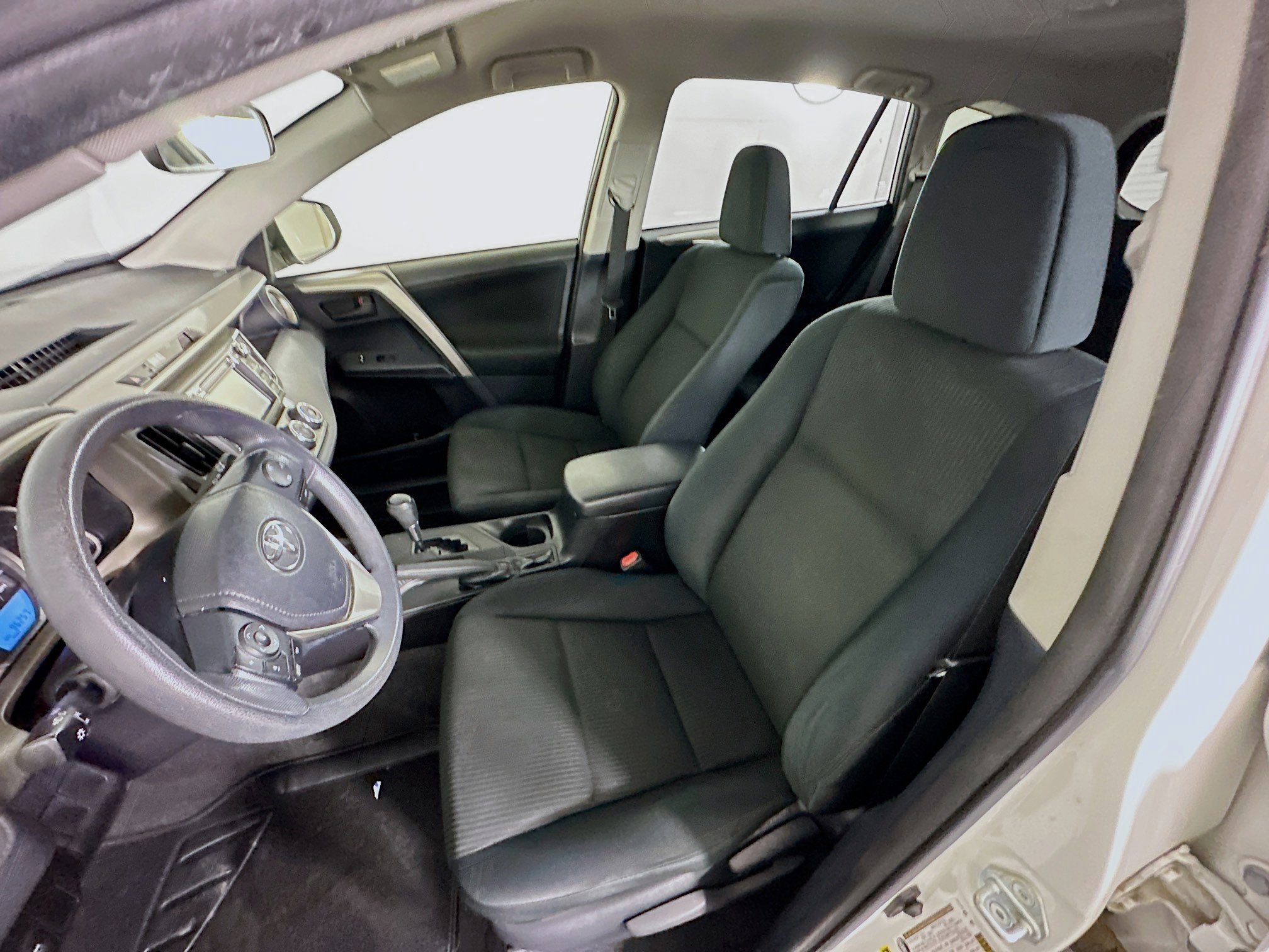 Used 2015 Toyota RAV4 LE FWD image 13