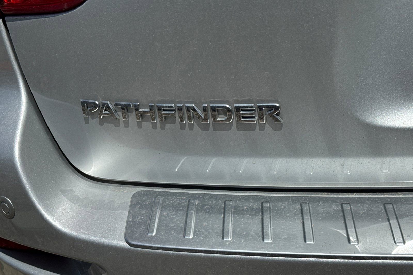 Used 2020 Nissan Pathfinder S FWD image 7
