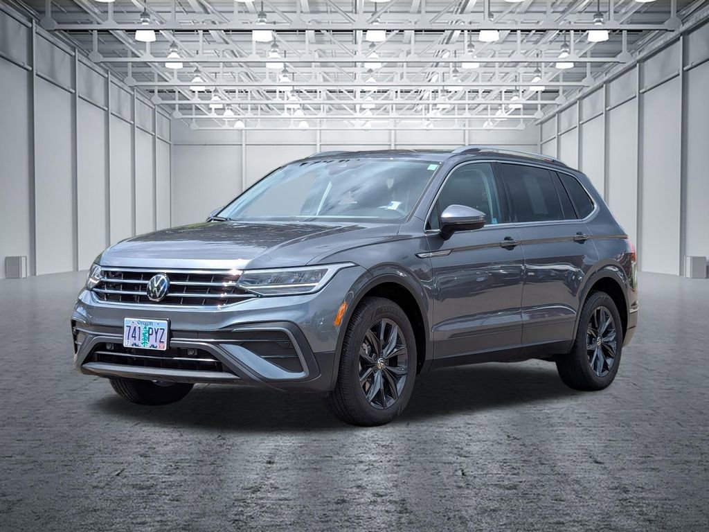 Certified 2024 Volkswagen Tiguan SE w/ Panoramic Sunroof Package image 9