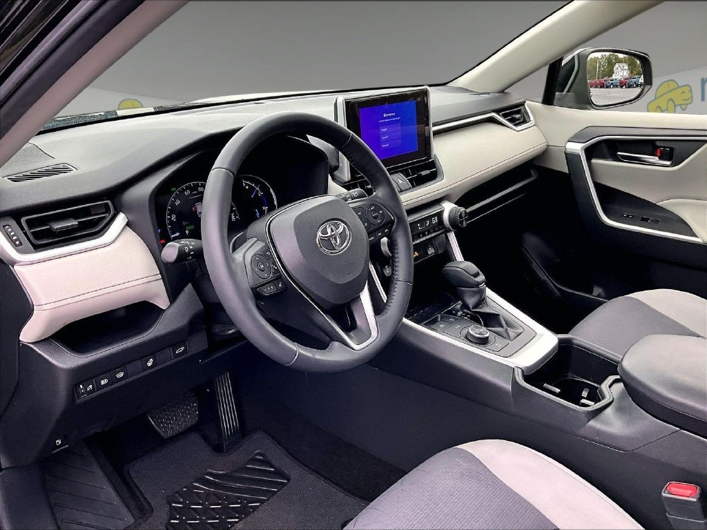 Used 2024 Toyota RAV4 XLE w/ Convenience Package AWD/4WD image 8