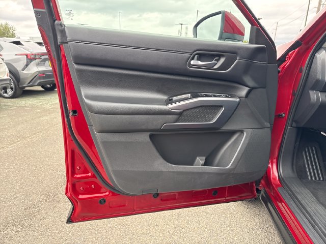 Used 2023 Nissan Pathfinder SL AWD/4WD image 16