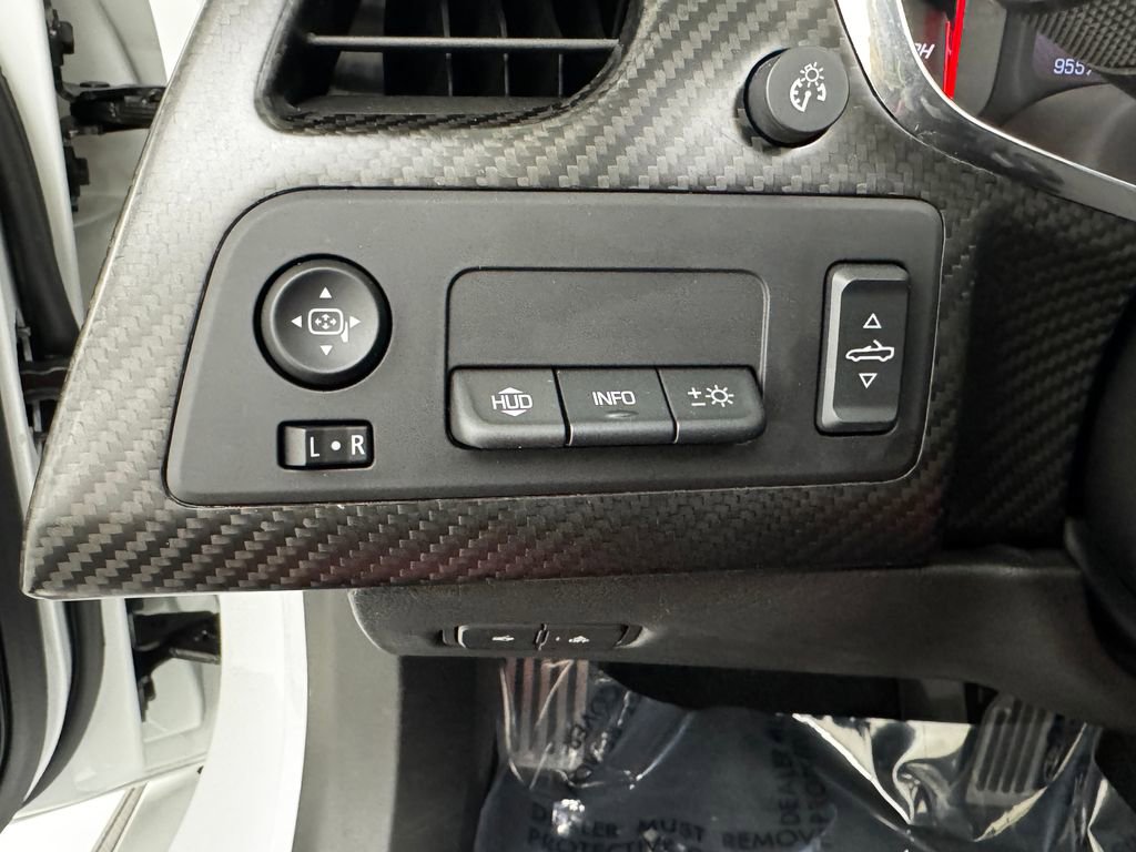 Used 2015 Chevrolet Corvette Z06 w/ 3LZ Preferred Equipment Group image 35