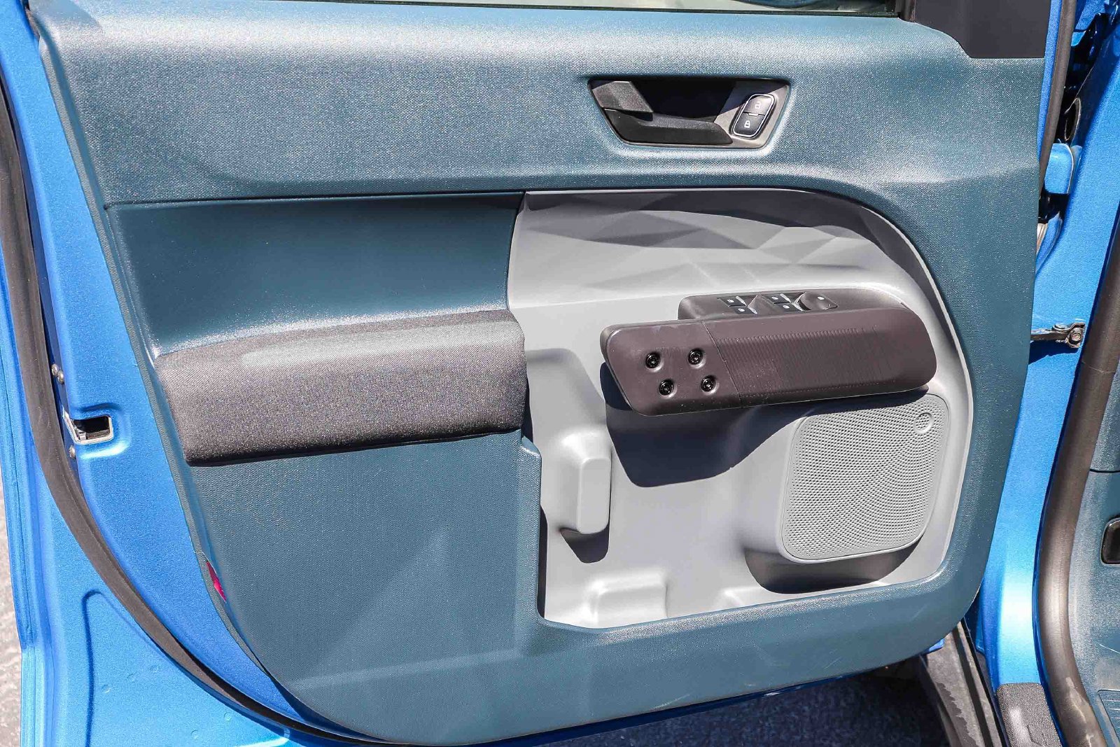 Certified 2025 Ford Maverick XL FWD image 22