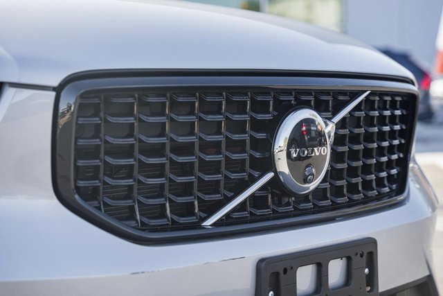 Certified 2025 Volvo XC40 B5 Plus image 11
