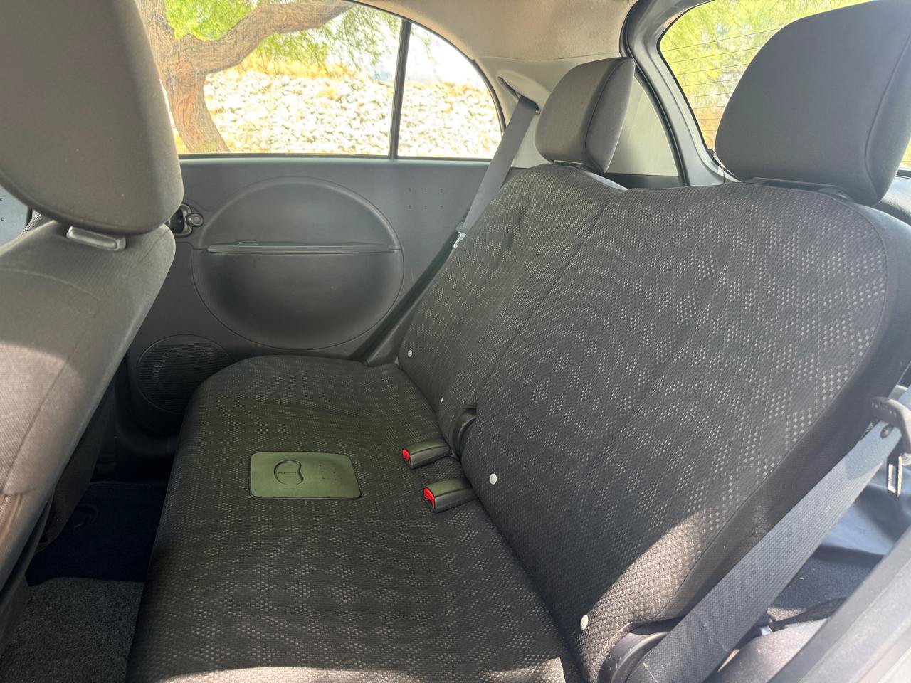 Used 2012 Mitsubishi i SE RWD image 11