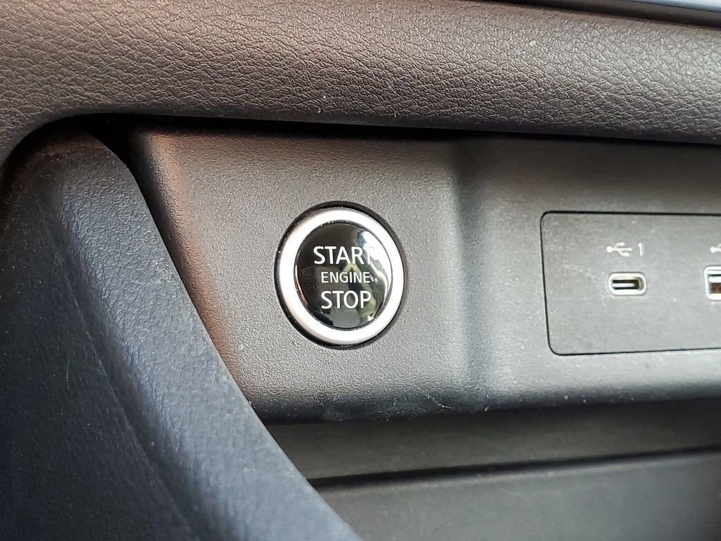 Used 2023 Nissan Rogue SV AWD/4WD image 28