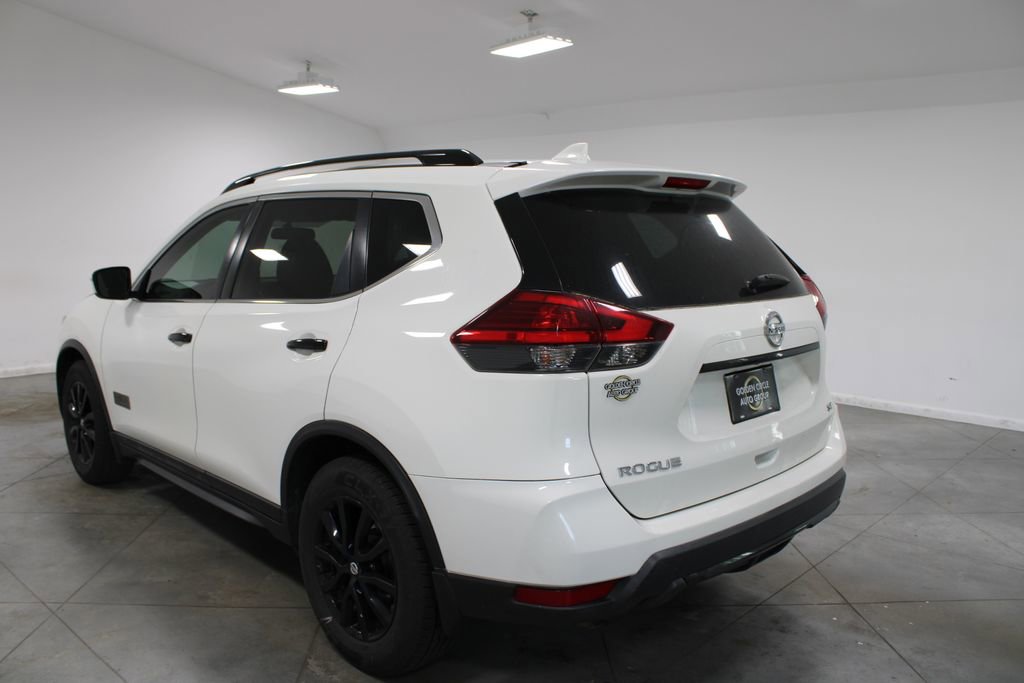 Used 2017 Nissan Rogue SV image 7