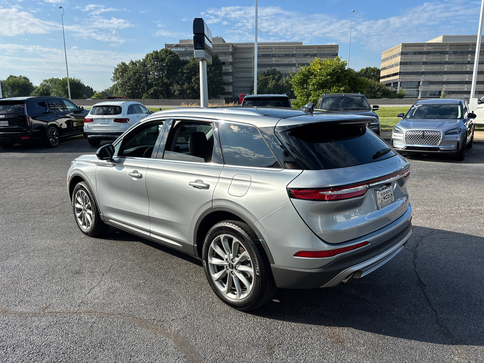 Certified 2022 Lincoln Corsair AWD w/ Premium Package image 5