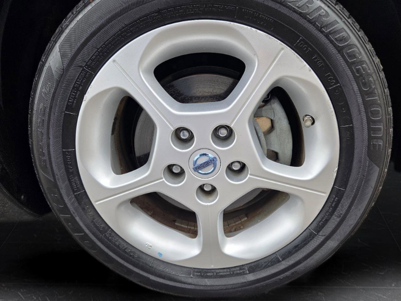 Used 2011 Nissan Leaf SL FWD image 34
