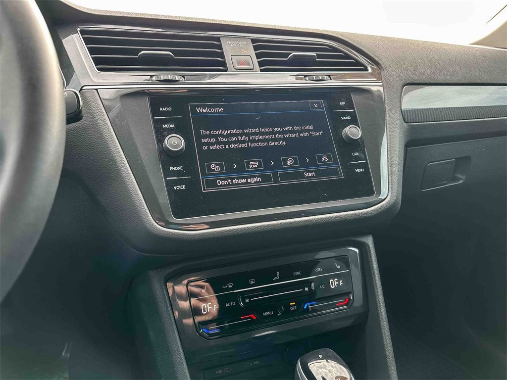 Used 2024 Volkswagen Tiguan SE image 31