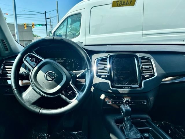 Used 2016 Volvo XC90 T6 Momentum w/ Momentum Plus Package AWD/4WD image 5