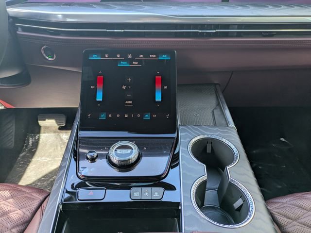 New 2026 Cadillac Escalade Luxury w/ LPO, Radiant Package AWD/4WD image 24
