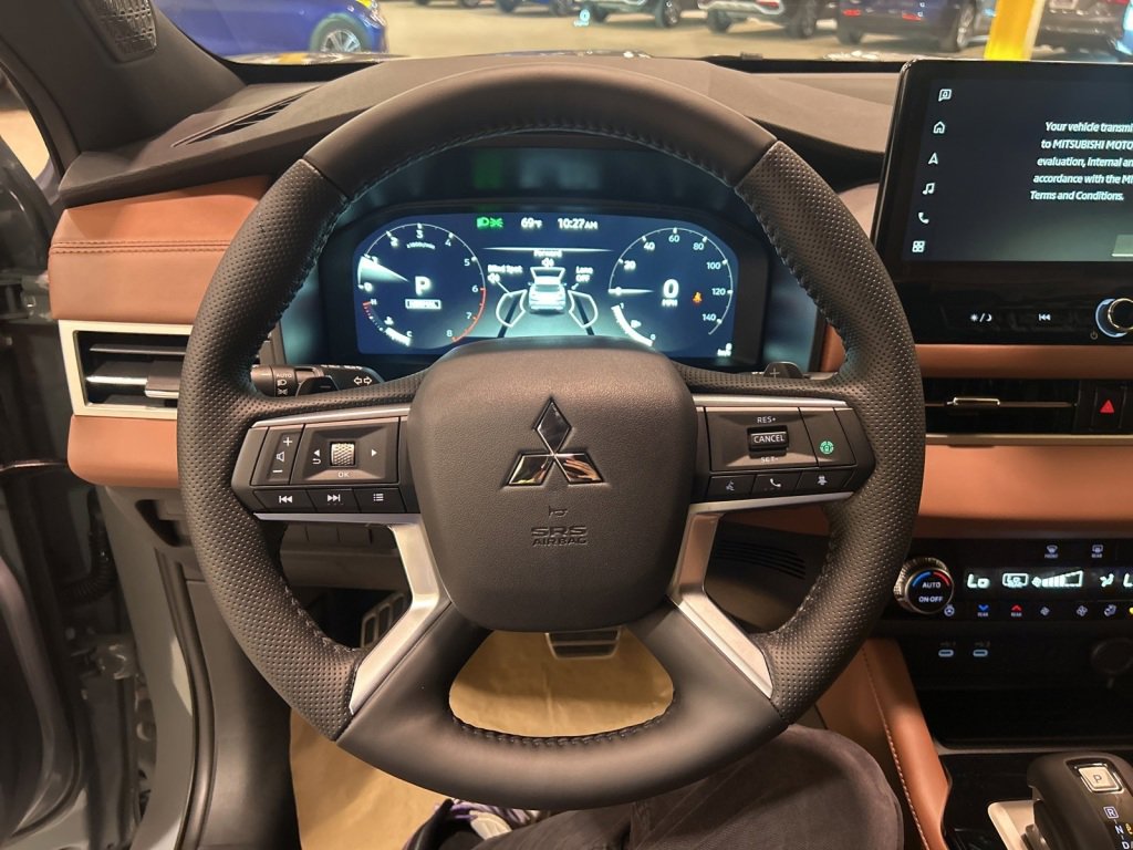 New 2025 Mitsubishi Outlander SEL image 17