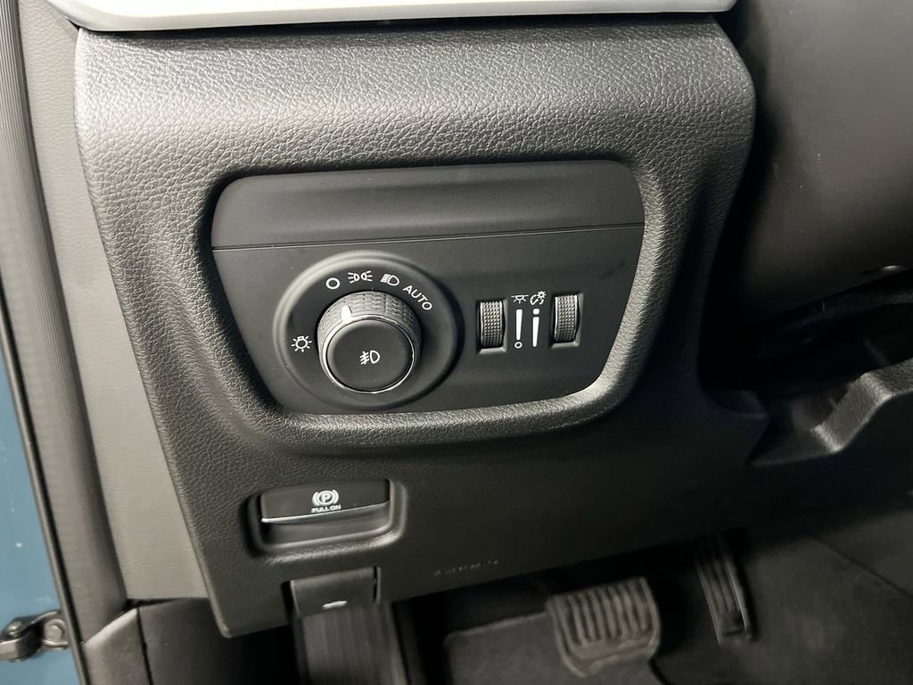 New 2026 Jeep Grand Cherokee Limited w/ Limited Altitude Package AWD/4WD image 19