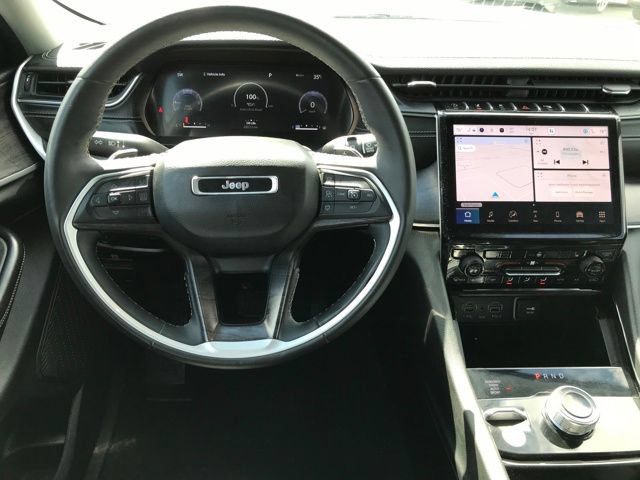 Used 2023 Jeep Grand Cherokee Limited AWD/4WD image 7