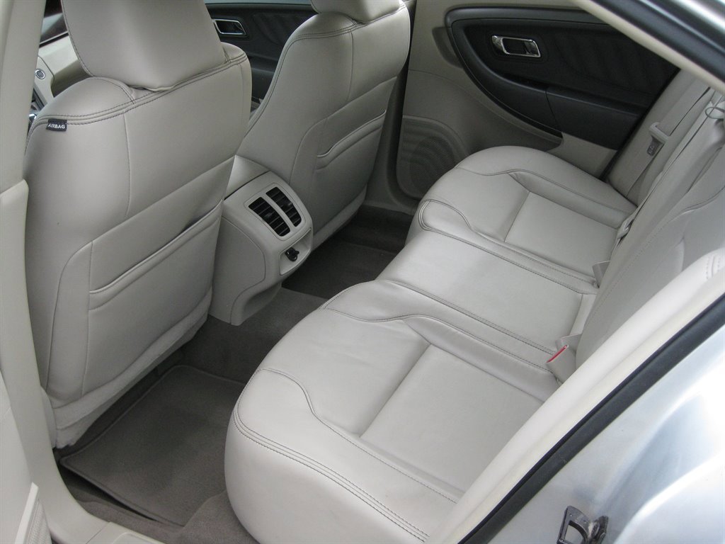 Used 2011 Ford Taurus SEL w/ 201A Rapid Spec Order Code image 22