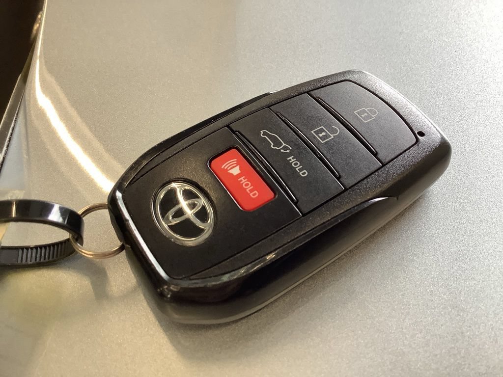 Used 2024 Toyota Corolla Cross XLE w/ Convenience Package AWD/4WD image 27