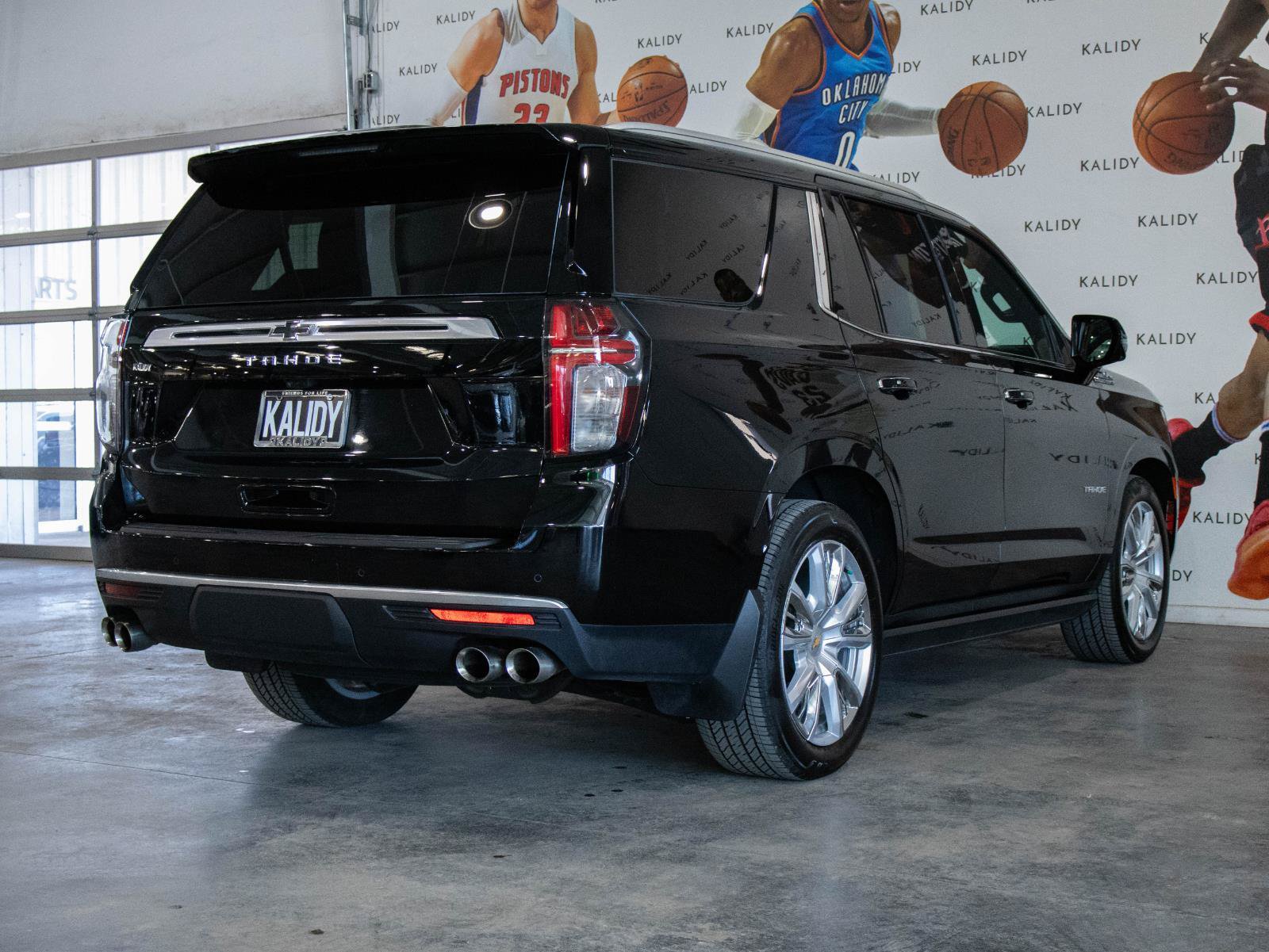 Used 2023 Chevrolet Tahoe High Country AWD/4WD image 26