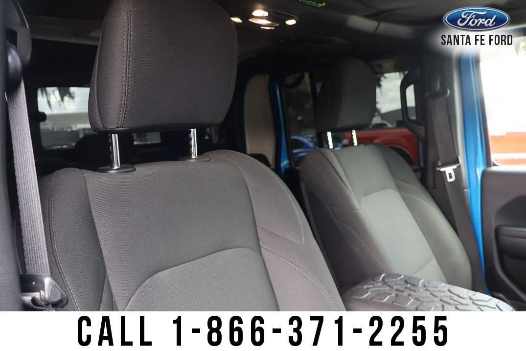 Used 2021 Jeep Gladiator Sport AWD/4WD image 24