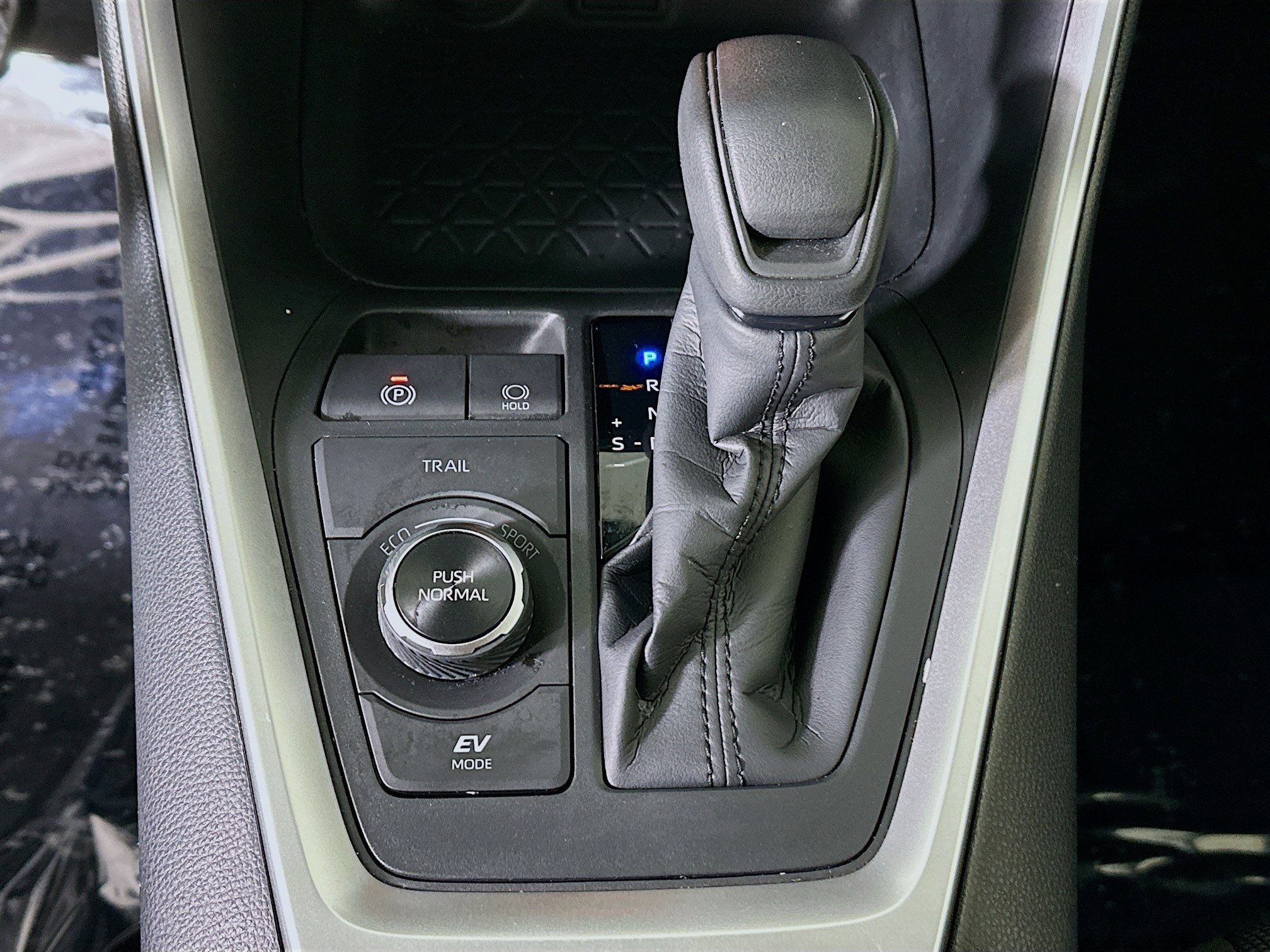 Certified 2025 Toyota RAV4 LE AWD/4WD image 20