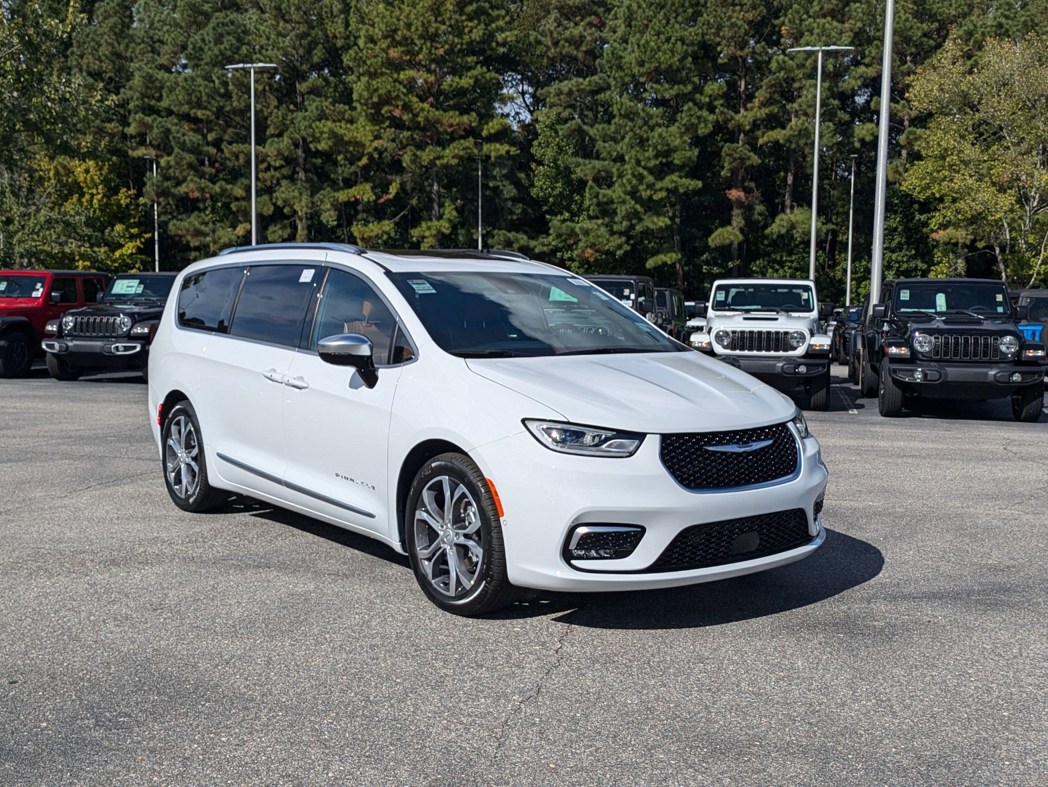 New 2026 Chrysler Pacifica Pinnacle image 3