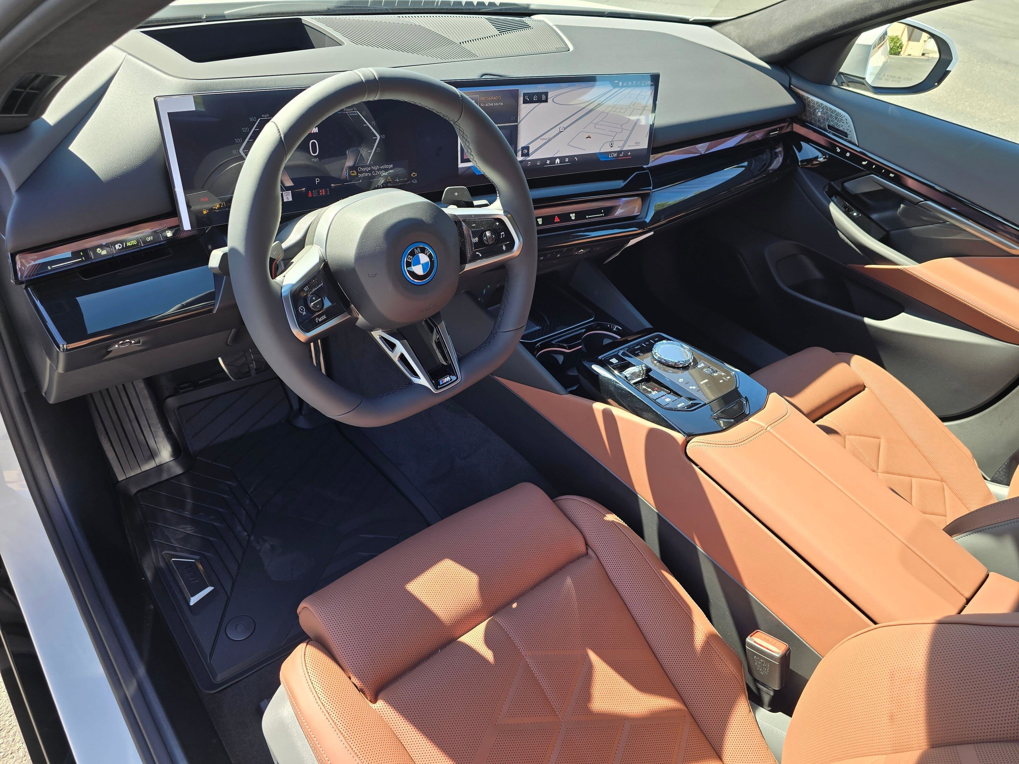 New 2026 BMW 550e xDrive w/ Executive Package AWD/4WD image 2