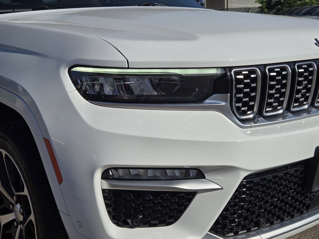 Used 2022 Jeep Grand Cherokee Summit AWD/4WD image 8