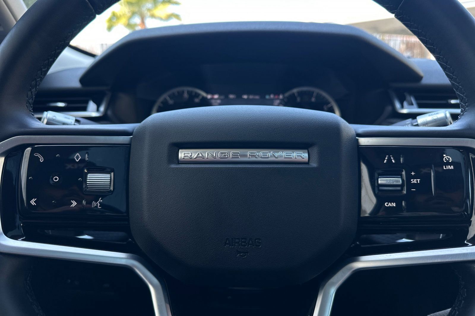 Used 2022 Land Rover Range Rover Velar S image 23