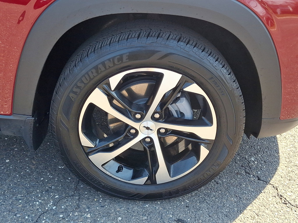 Used 2025 Chevrolet Trax RS image 9