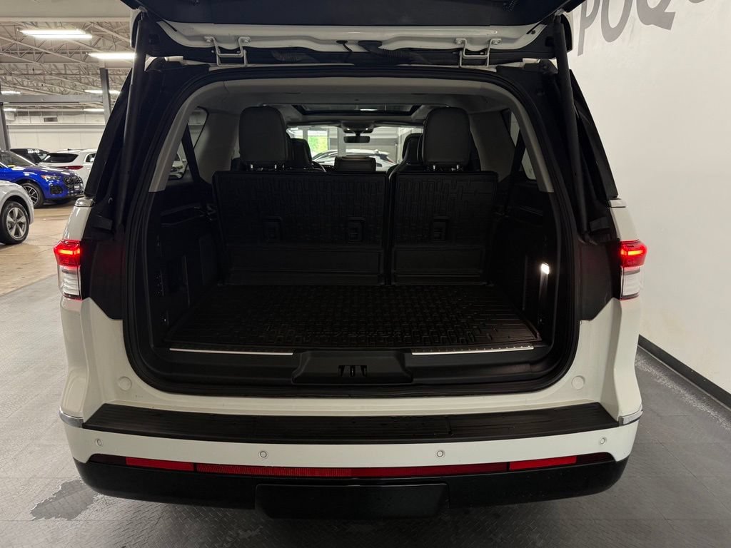 Used 2022 Lincoln Navigator L Black Label AWD/4WD image 16