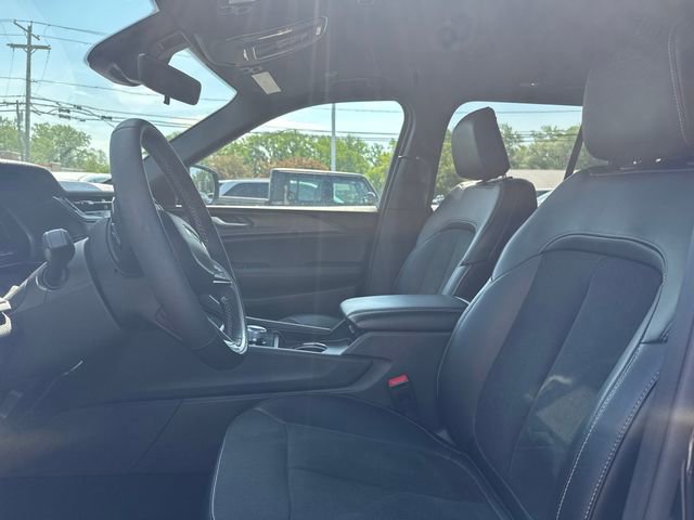 Used 2025 Jeep Grand Cherokee Altitude AWD/4WD image 14
