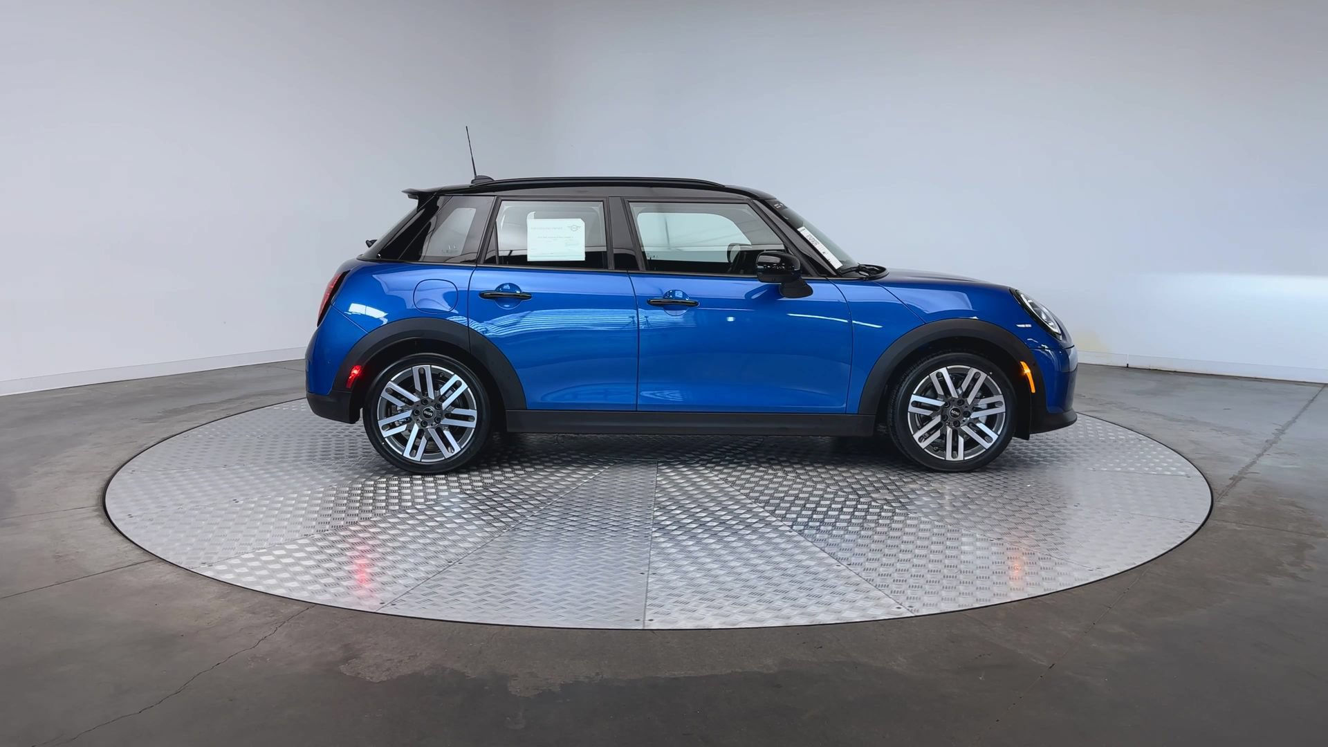 Used 2026 MINI Cooper S FWD image 9