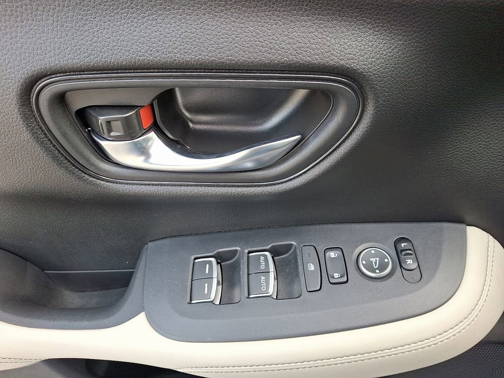 Used 2023 Honda HR-V EX-L image 12