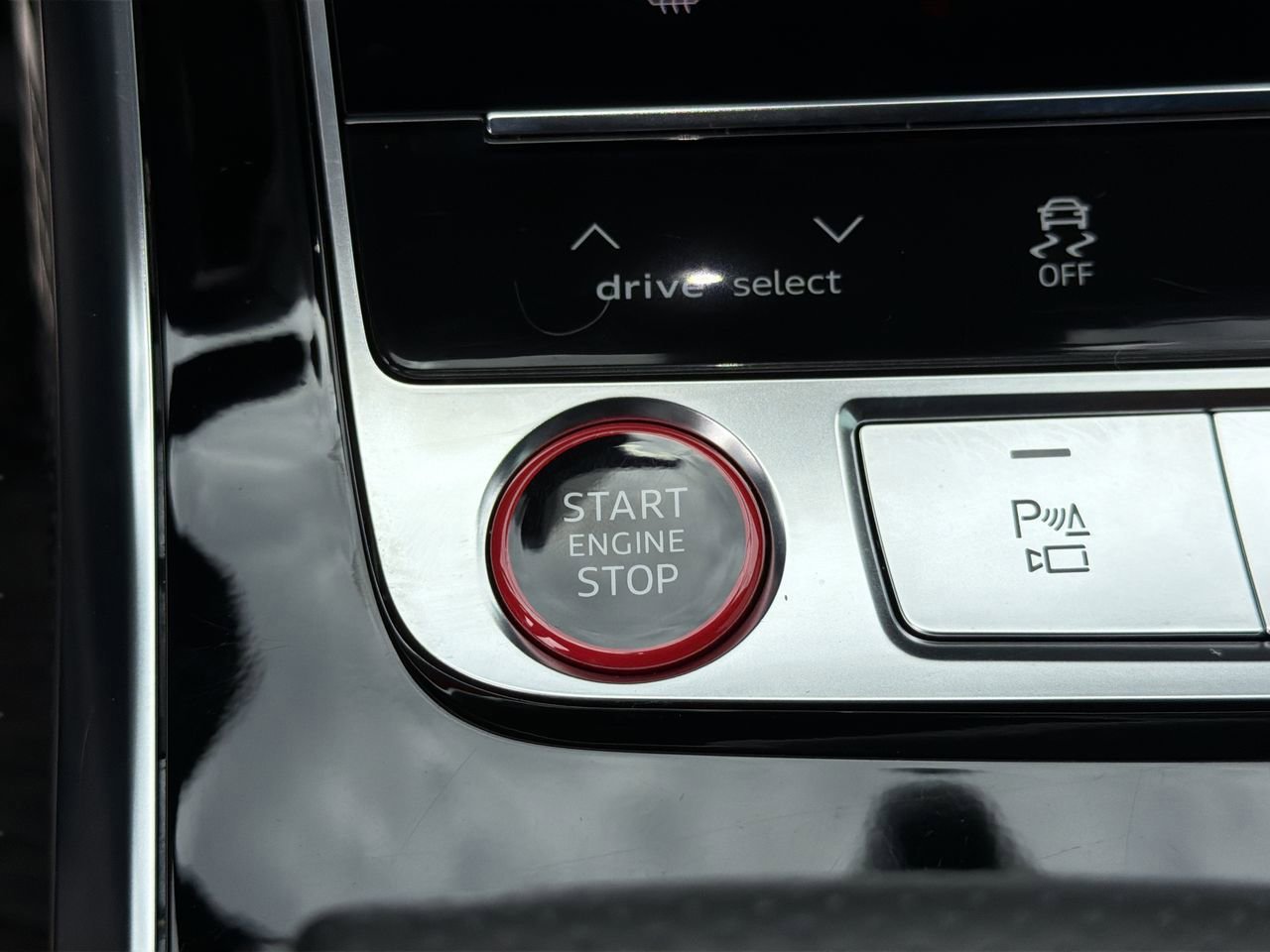 Used 2024 Audi SQ7 Premium Plus AWD/4WD image 32