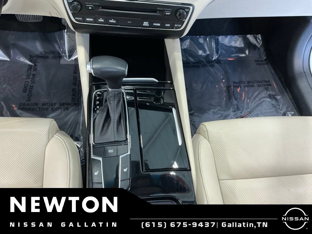 Used 2018 Kia Cadenza Premium w/ Luxury Package FWD image 13