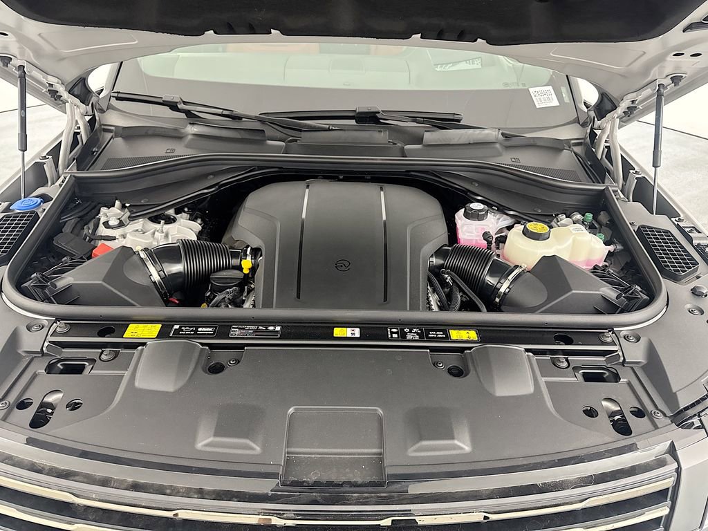 New 2026 Land Rover Range Rover SV image 31