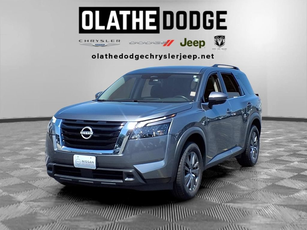 Used 2024 Nissan Pathfinder SV