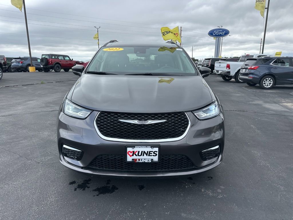 Used 2022 Chrysler Pacifica Touring-L FWD image 13