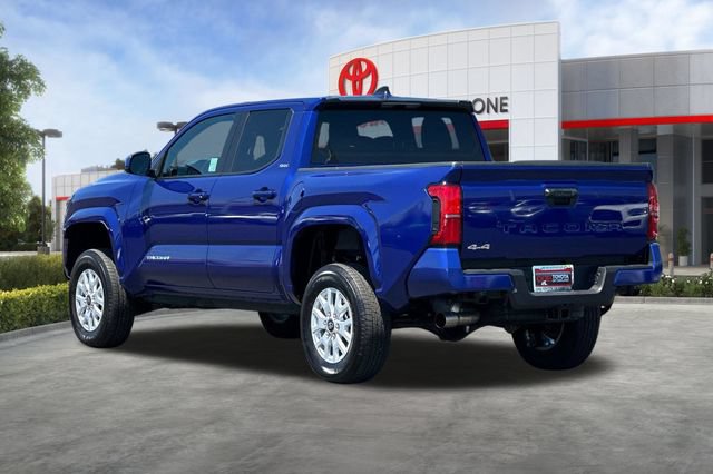 Used 2025 Toyota Tacoma SR5 AWD/4WD image 6