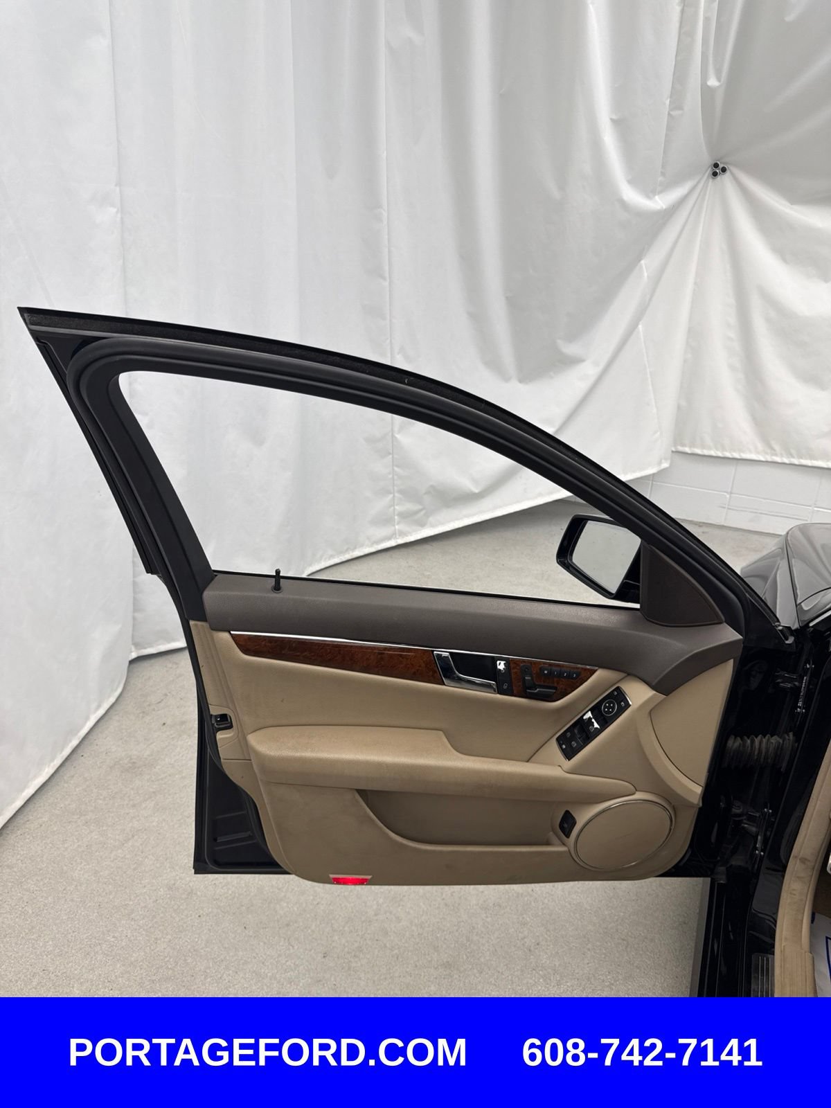 Used 2011 Mercedes-Benz C 300 4MATIC Sedan image 10