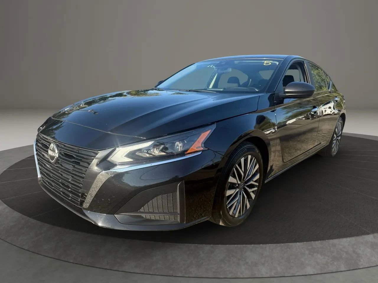 Used 2024 Nissan Altima 2.5 SV